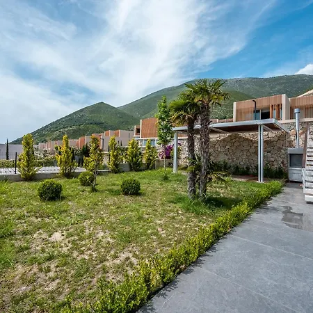Villa Atomium Twin Villas Palasë
