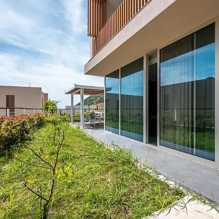 Villa Atomium Twin Villas Palasë